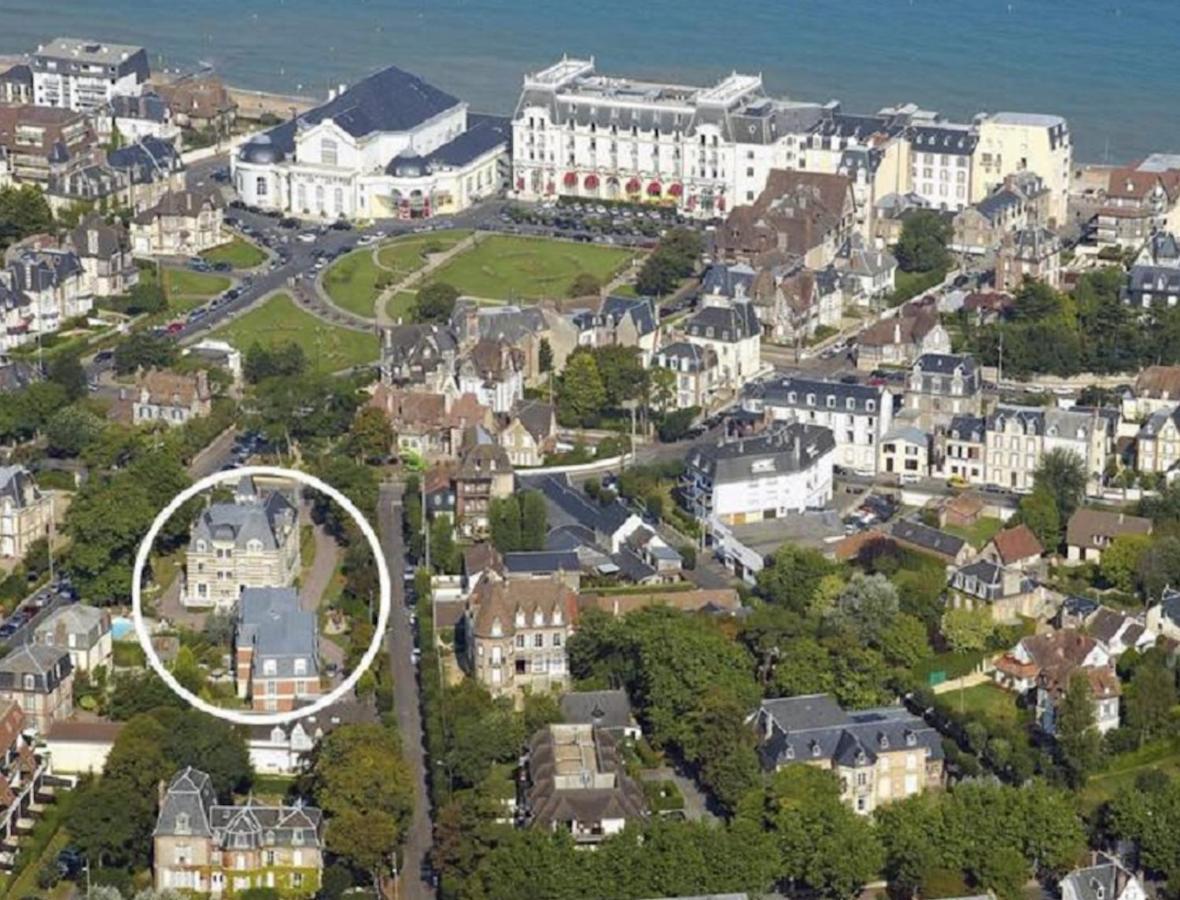 Cosy Appartement Dans Une Villa Avec Piscine, Proche Du Centre Et De La Mer Cabourg Exterior photo