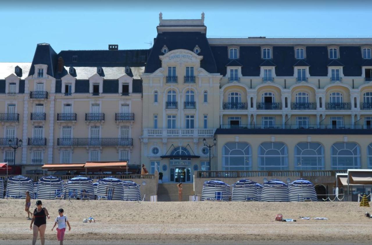 Cosy Appartement Dans Une Villa Avec Piscine, Proche Du Centre Et De La Mer Cabourg Exterior photo